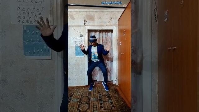 Андрюлька и его три забавных танца 👍🕺👏