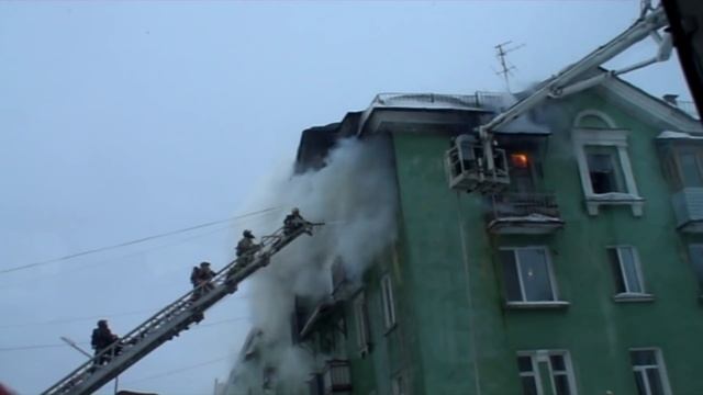 Пожар в Северске 27.02.2013 видео с места событий.