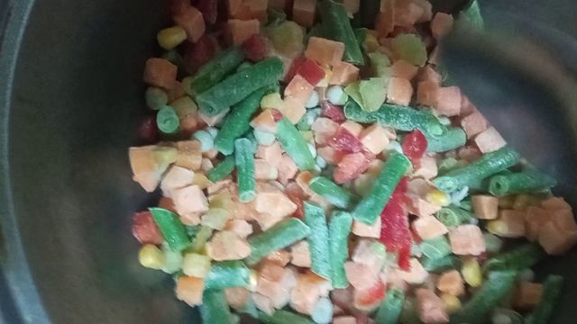 Ужин. Запечёный картофель и тушёная мексиканская смесь с грибами