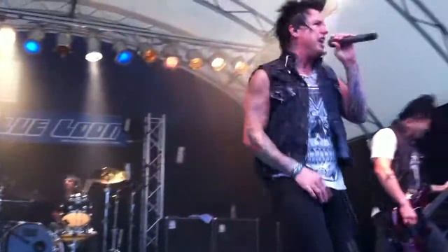 PAPA ROACH - Live at The Blue Loon