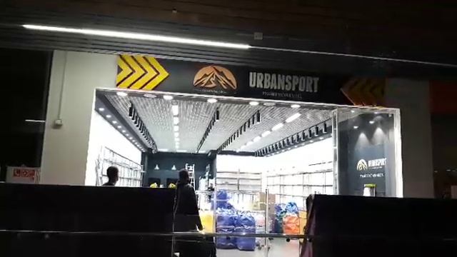 Вывеска с динамикой для магазина URBANSPORT