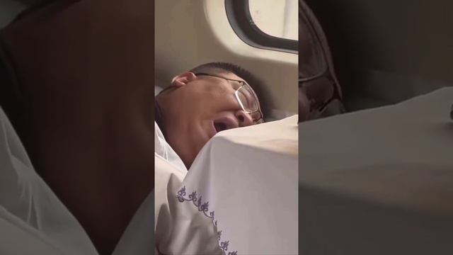 Ужасный попутчик 😴
