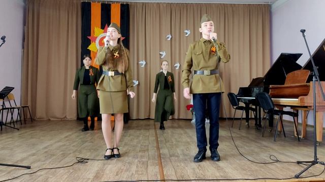 Бурыкина Ксения и Шишкин Дмитрий " Пора в путь- дорогу" муз. В.Соловьёва Седого - сл. С.Фогельсона