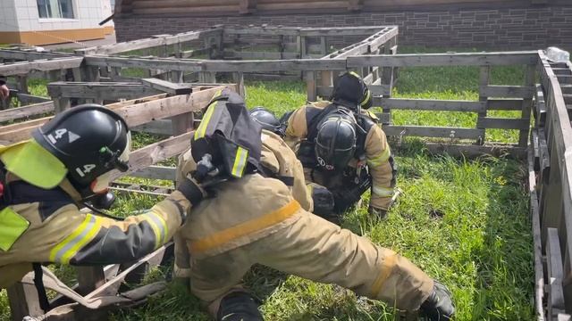 Северские пожарные стали победителями на звание «Лучшее звено газодымозащитной службы»