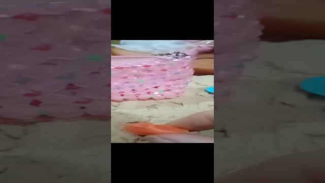 Игрушечная сумочка. Что в неё сложила девочка 2-х лет