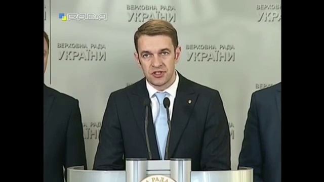 Геннадій Кривошея під час виступу на брифингу у Верховній Раді України
