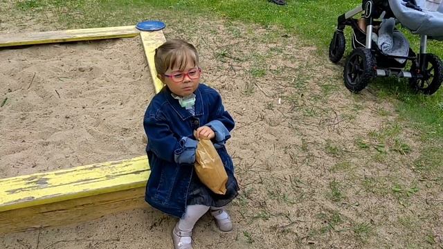 LifeVlog : Аничка на конюшне. Мои вязальные процессы.