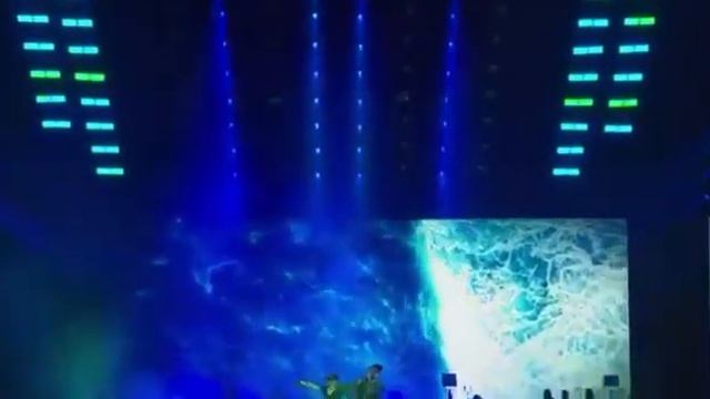 Nigeria latest: wizkid x tems Performing ESSENCE At The O2 Arena, Uk MILTour WizKidO2