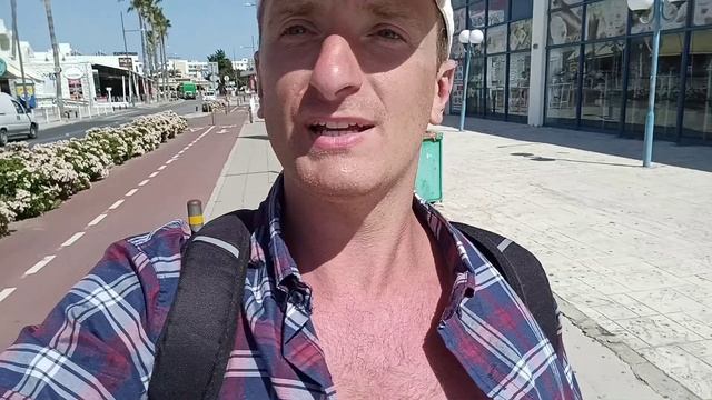 Взял KFC в центре Айя-Напы - курорты Кипра