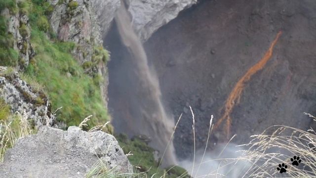 Водопад Кызыл - Су в урочище Джилы-Су. Приэльбрусье.