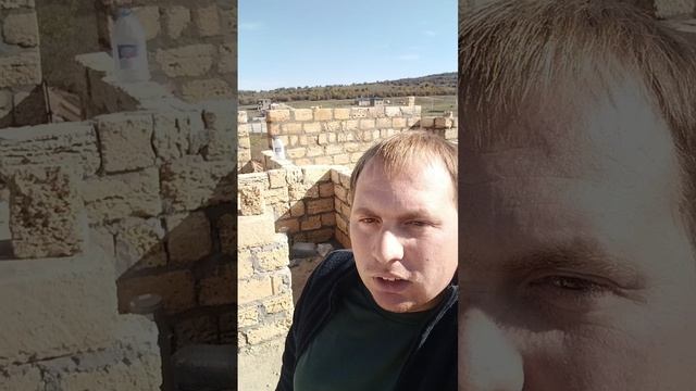 Строительство дома в с. Пионерском. Устройство стен из ракушки.