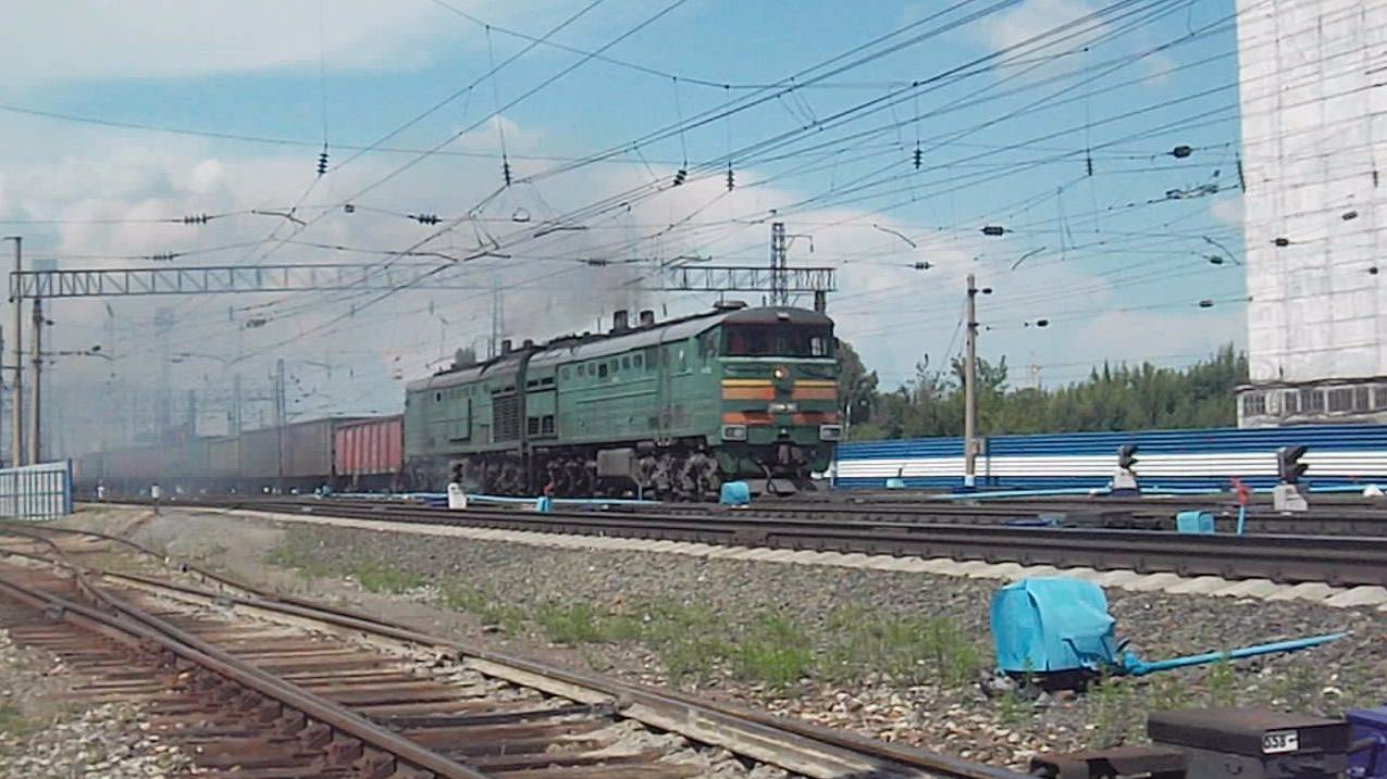 Тепловоз 2ТЭ10М-3563. Отправление на Бийск. Звук 10Д100.