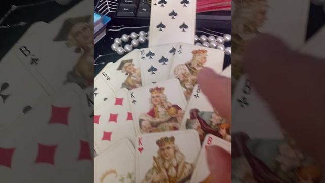 Какие мысли и чувства 💘на сегодня расклад