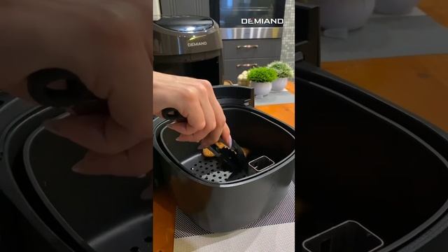 Крылышки в глазури с картошкой фри в аэрогриле Demiand