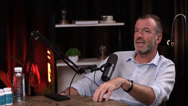 Александр Молчанов: "Я ненавижу Голливуд". Про кино, книги, инфобизнес и потерю 2 миллионов рублей.