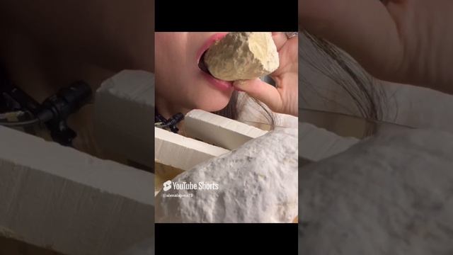 ASMR crunch of wet chalk_ мокрый мел Халва🧡#asmr #chalk #asmrsounds #chalkcrunching