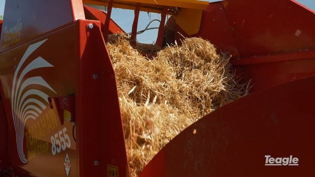 Feed chopped straw in a TMR to keep butterfats under control - Teagle bale processor