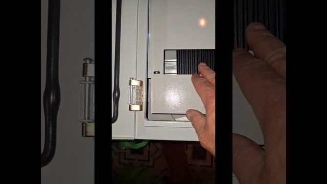 1000007361.mp4 (Собака смотрит на вариант электроснабжения дома А-фрейм)