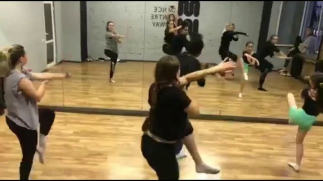 WOLVES SELENA GOMEZ MARSHMALLOW CONTEMPORARY DANCE