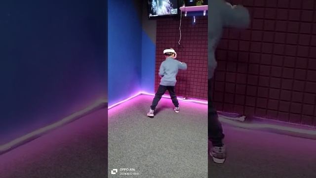 VR 2