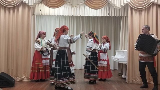 Ансамбль "Обережки" А все кумушки домой.