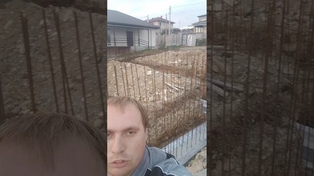 Строительство дома в с. Лозовом. Устройство ленточного фундамента и стен подвала.