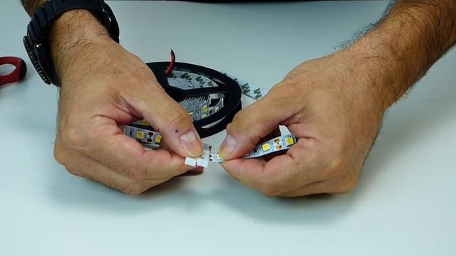 Come si taglia una striscia LED e quali connettori usare?