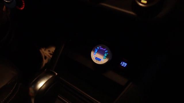 Автомобильная Быстрая зарядка на 4 порта USB.