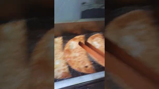 Чебурек всему голова. Жарка чебуреков. Самые вкусные чебуреки.