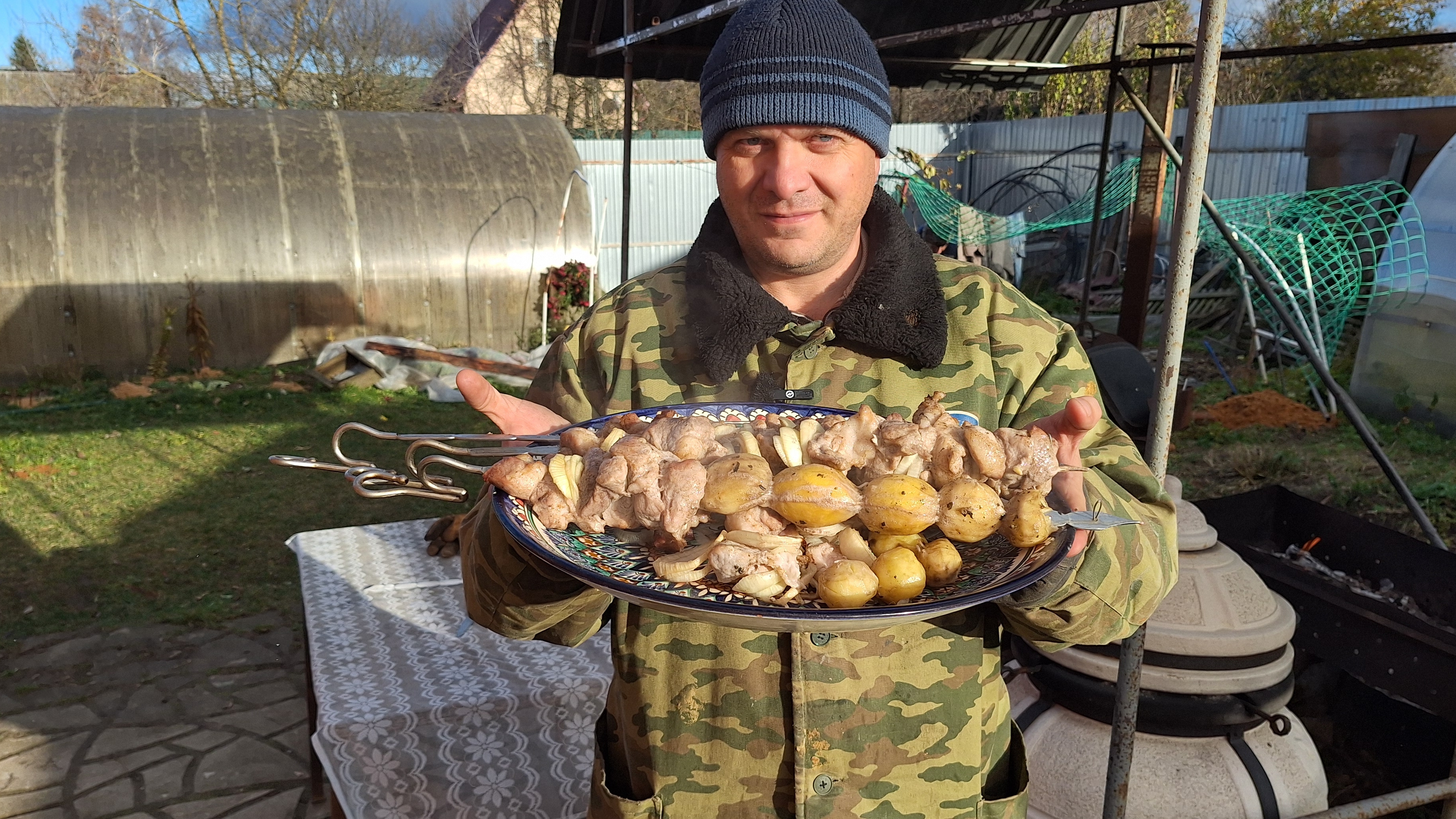 шашлыки на минеральной воде,шампиньоны в маринаде, в тандыре.