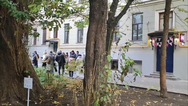 В этом месте мечтают побывать всё гости столицы. Булгаковский дом и его мистические герои.