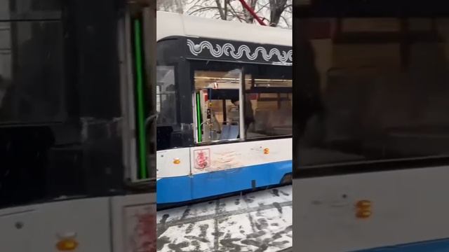 ‼️Грузовик врезался в трамвай с людьми около Войковской‼️