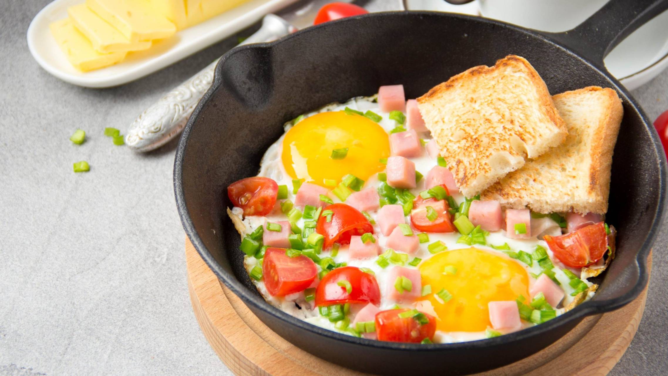 ЯИЧНИЦА С ЧЕСНОЧНЫМИ ГРЕНКАМИ,ВКУСНОТИЩА!