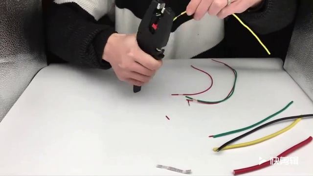 Высококачественный резак для зачистки проводов.