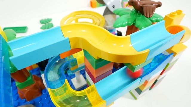 Лего горка ☆ Marble Run ASMR  - колесо обозрения, забавный динозавр, трасса пингвинов