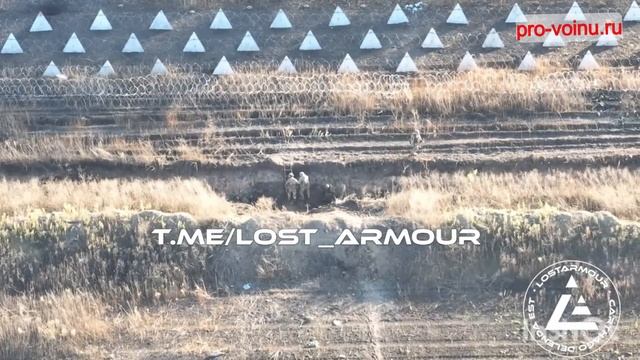 FPV-дрон накрыл группу ВСУ, бежавшую из Курской области.