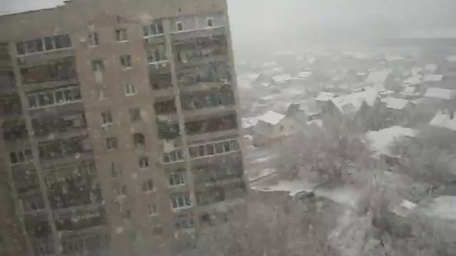 А снег всё шёл