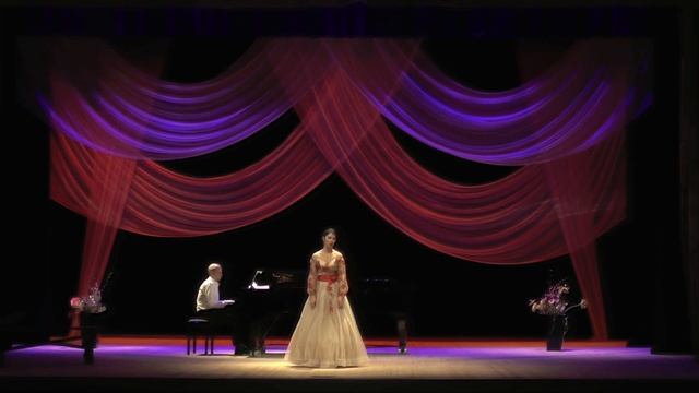Puccini "Manon Lescaut" - "Sola, perduta, abbandonata..."