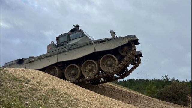 В Курской области у ВСУ заметили редкий британский танк