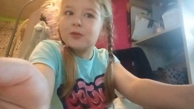 хотели проколоть Еве ушки но пошло всё не по плану