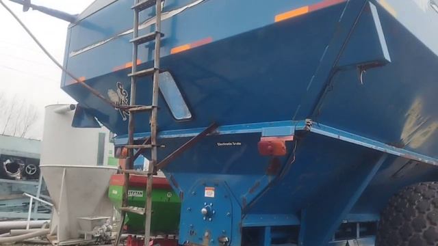 Бункер -Перегрузчик Kinze 850 экспресс-обзор от НИколая Нарватова