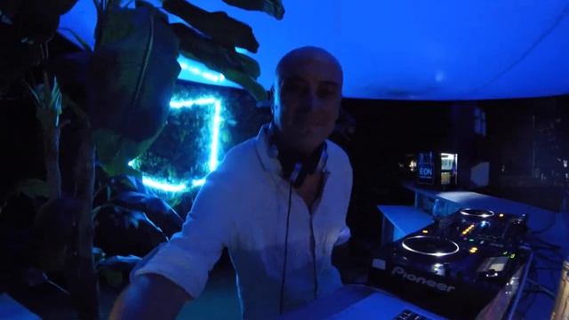 DJ DeribaZ .
