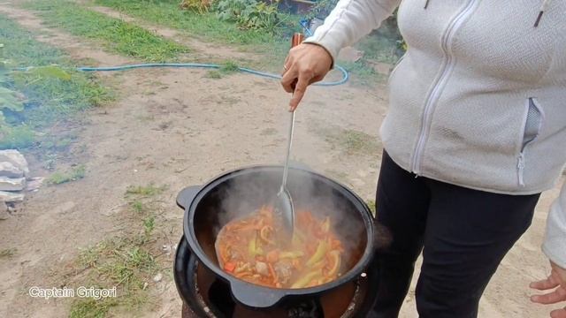 Шурпа с бараниной в казане на дровах