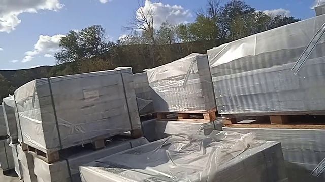 Дорожное строительство новых улиц Линейная и Мирная в Сукко продолжается. Впереди ещё много работы.