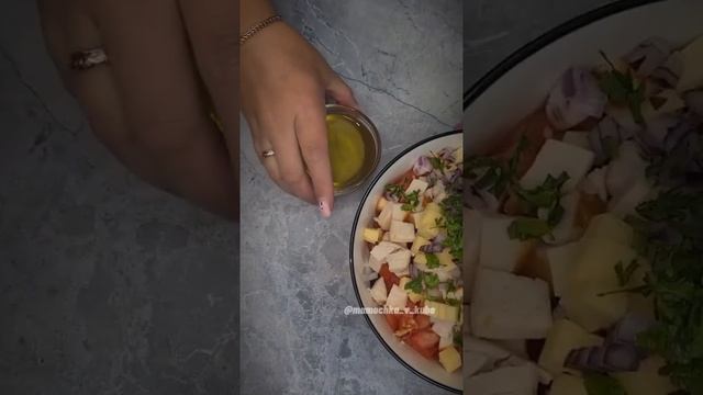 Салат с копченой курочкой