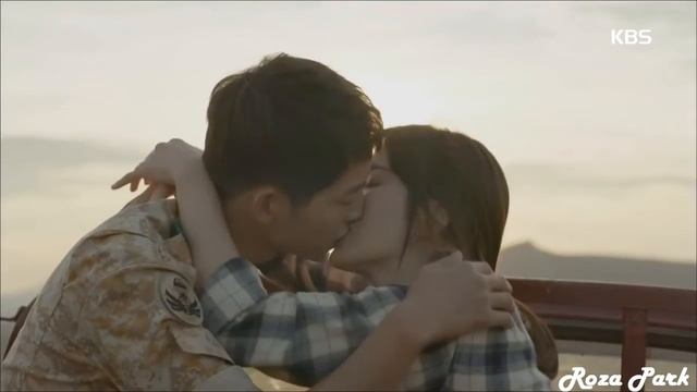 Descendants of the sun Song Joong Ki Song Hye Kyo Kiss Sence Compilation