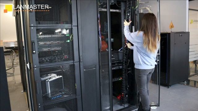 Кабельная гребенка с пальцами, для шкафов LANMASTER DCS шириной 800 мм