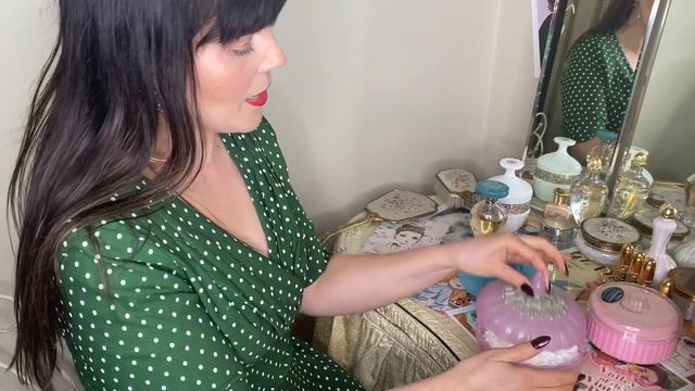 DIY Vintage Dusting powder and My Vintage Dusting Powder Collection