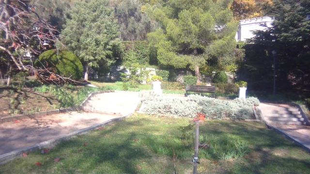 В парке Юсуповского дворца в Ялте