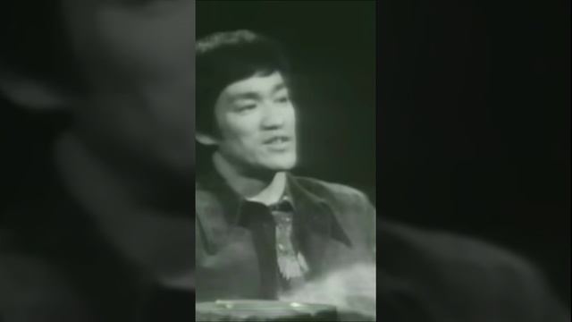 Брюс Ли про табуретку.